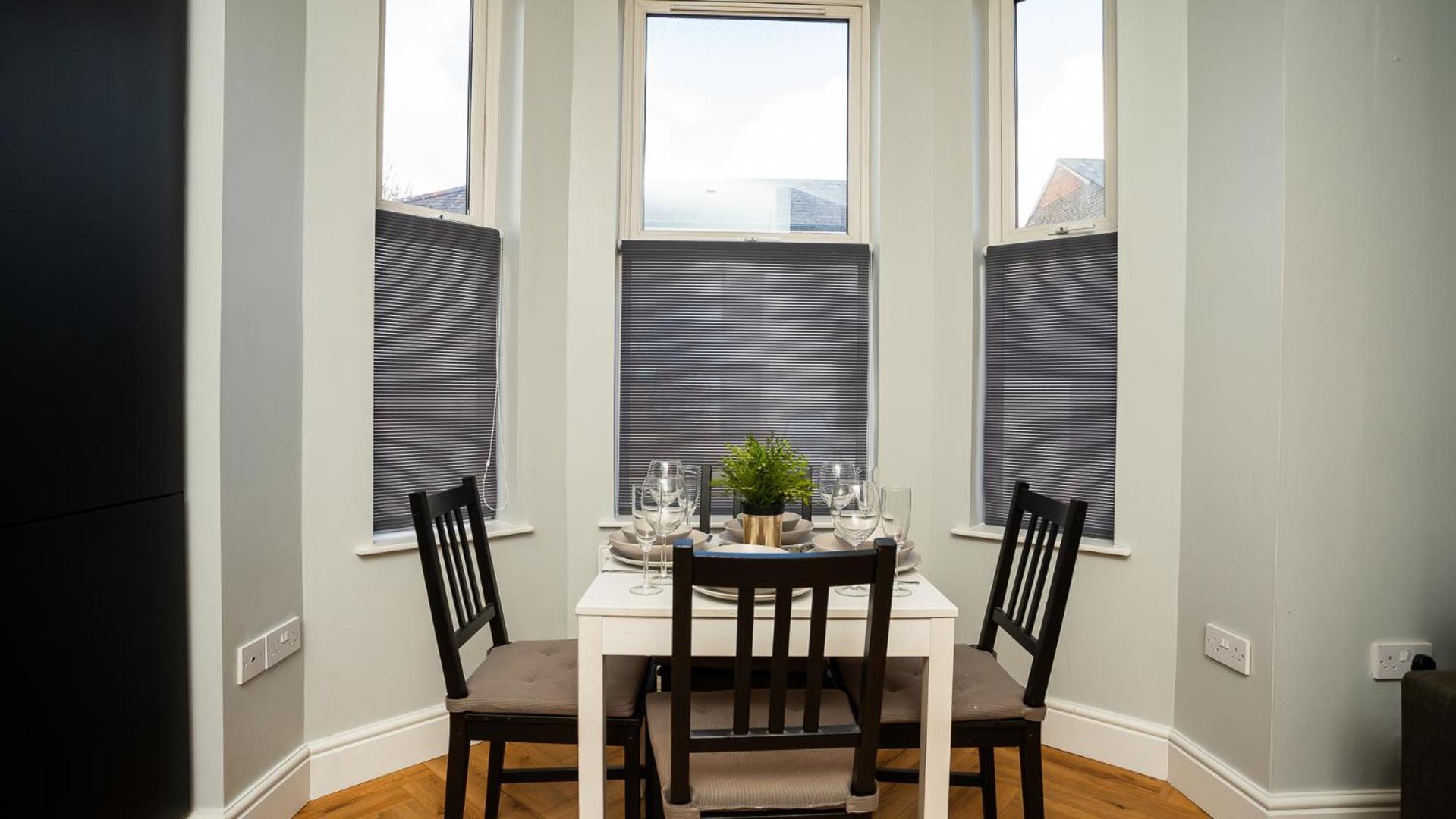 2 Bdr & 1 Bdr Apartments At Queens Uni By Belfast City Breaks エクステリア 写真