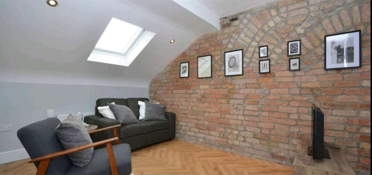 2 Bdr & 1 Bdr Apartments At Queens Uni By Belfast City Breaks エクステリア 写真