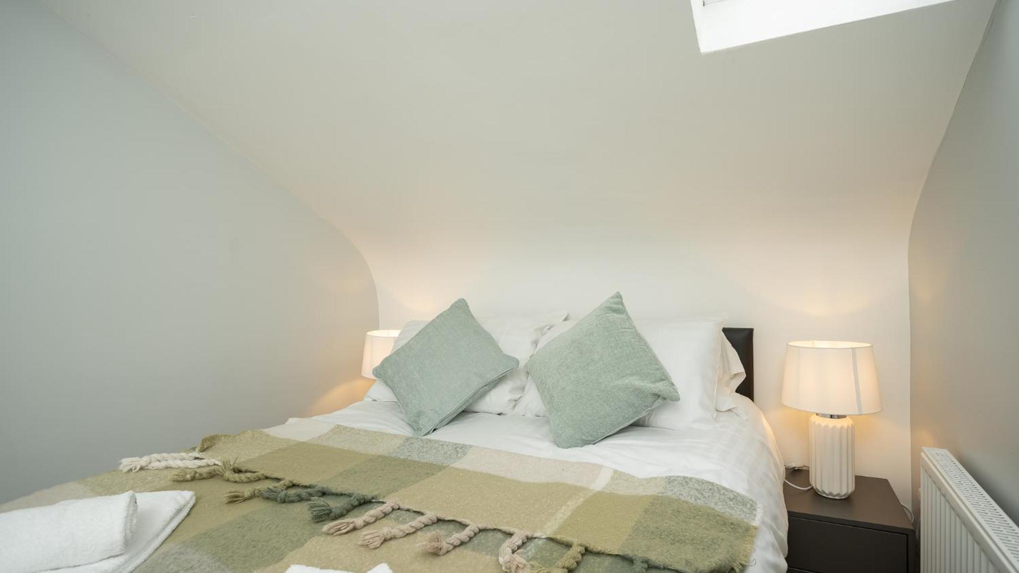 2 Bdr & 1 Bdr Apartments At Queens Uni By Belfast City Breaks エクステリア 写真