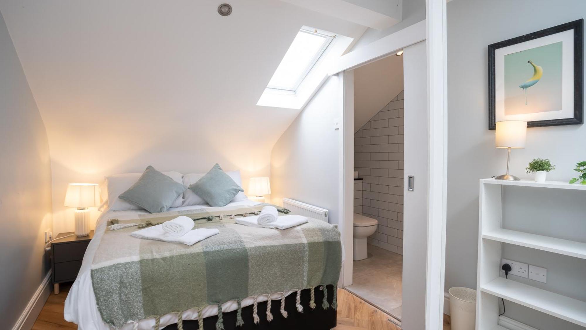 2 Bdr & 1 Bdr Apartments At Queens Uni By Belfast City Breaks 部屋 写真